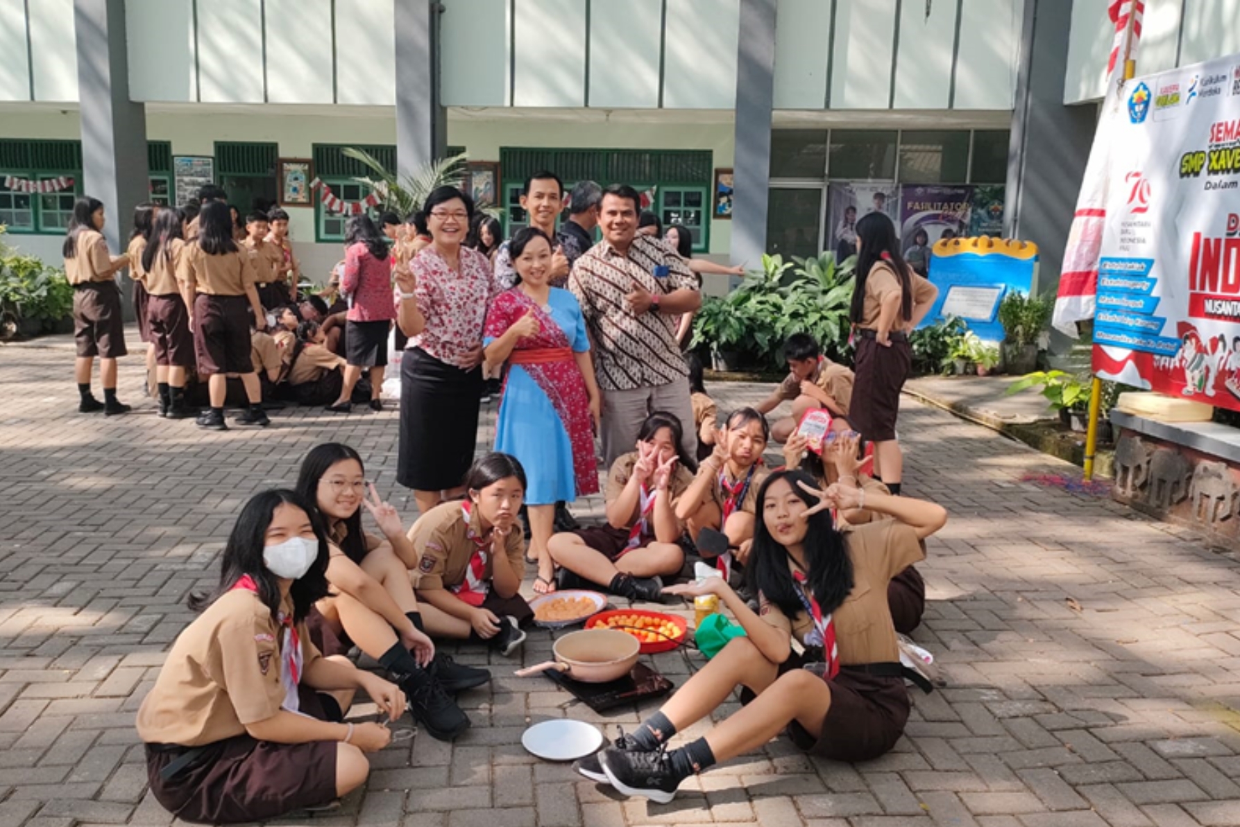 Dari Cinta Literasi Tumbuh Cinta Tradisi Nusantara di SMPXaverius 2 Bandar Lampung