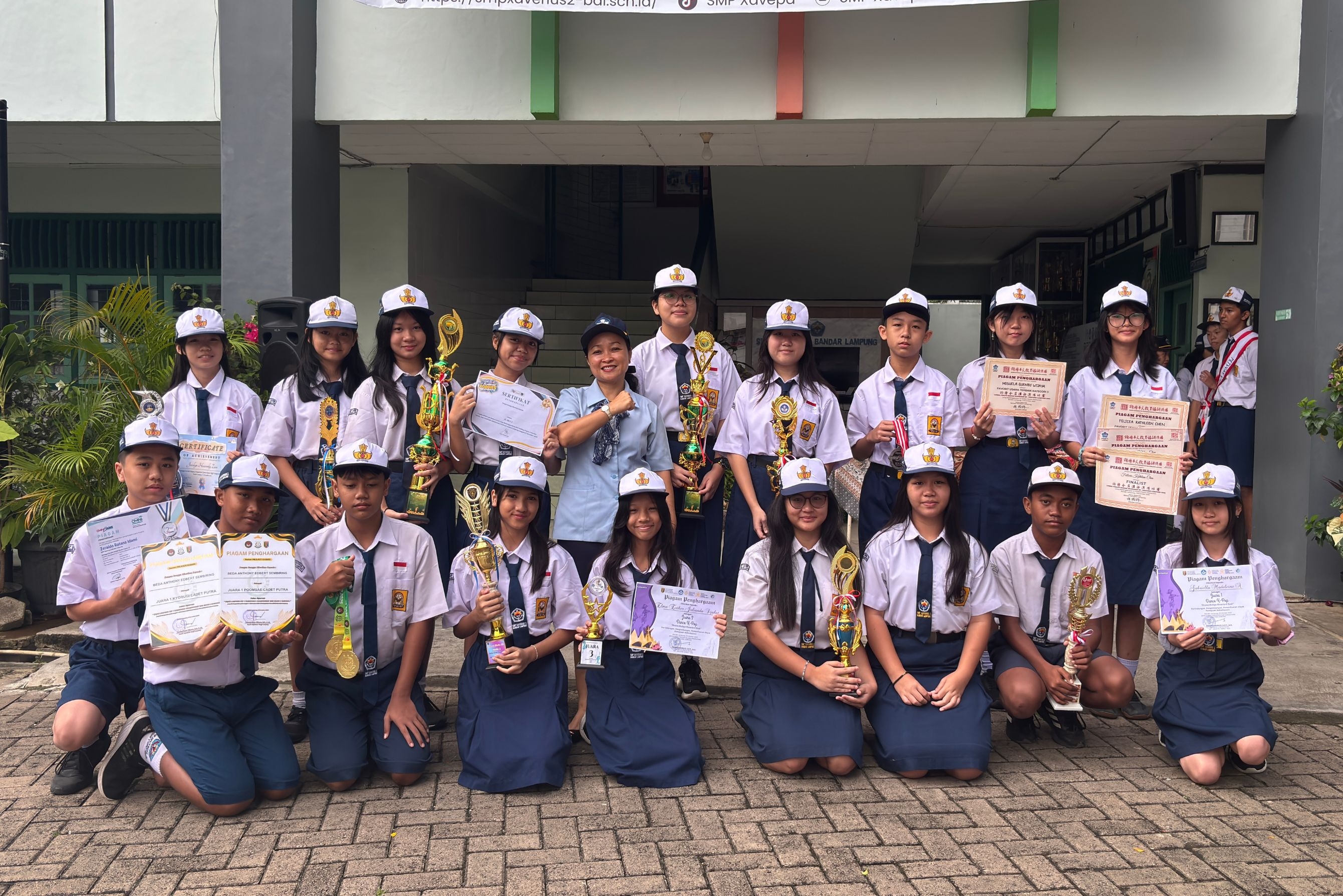 Bertabur Bintang SMP Xaverius 2 Bandar Lampung Terus Gemilang