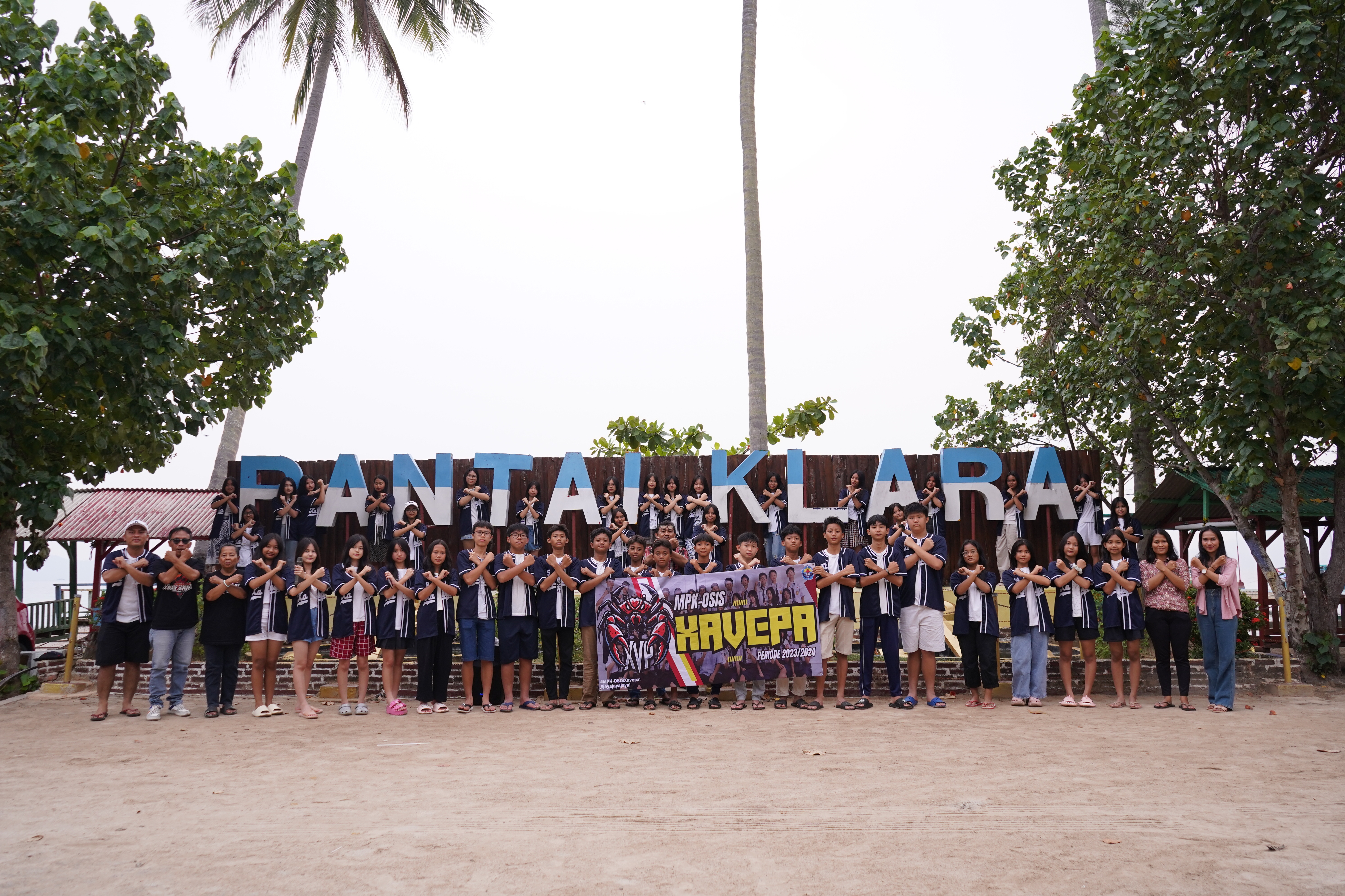 Kisah Indah di Ujung Kepengurusan: Acara Syukur & Rekreasi MPK-OSIS di Pantai Klara 1