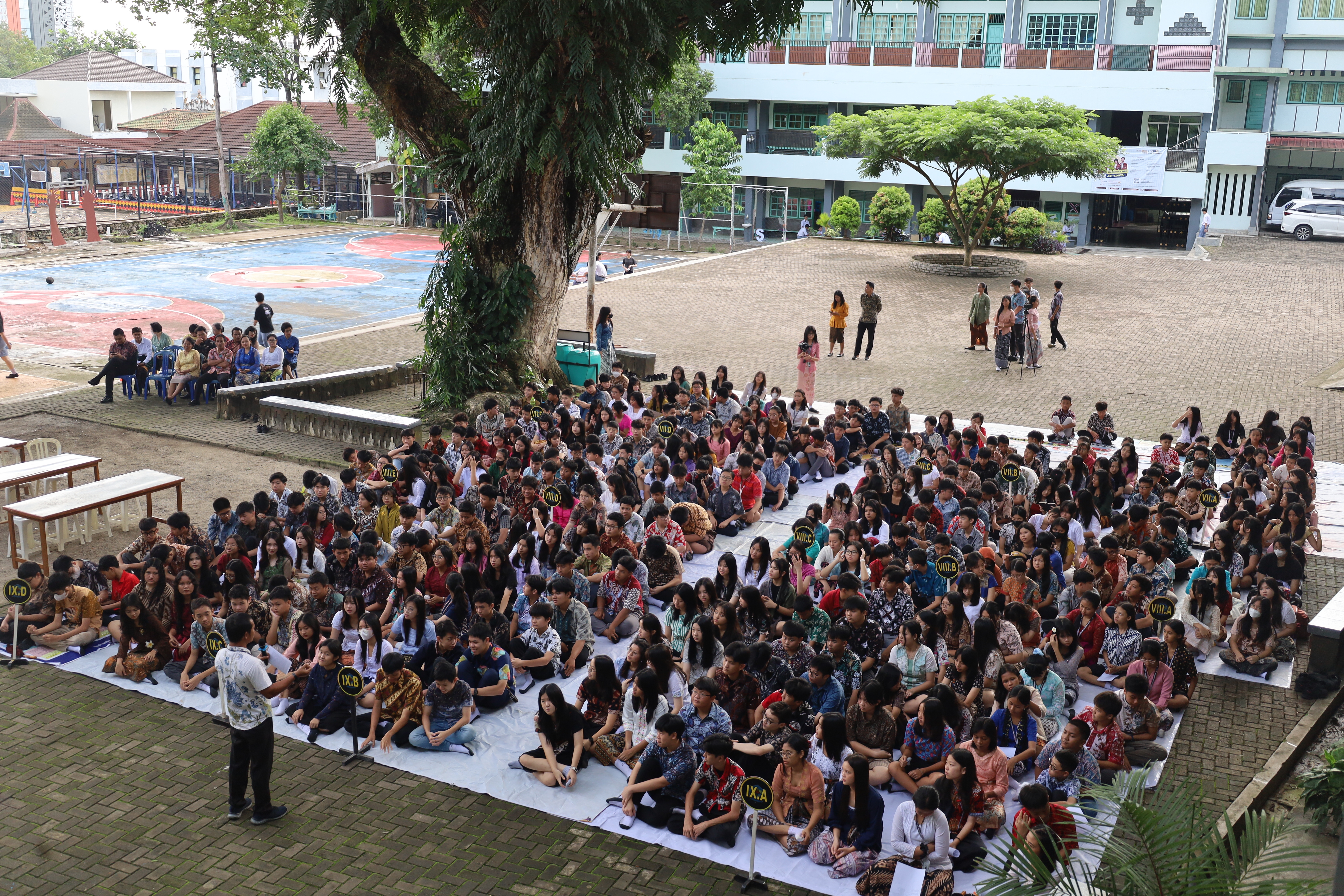 Perayaan Paskah dan Hari Kartini di SMP Xaverius 2 Bandar Lampung: Momen Iman dan Inspirasi